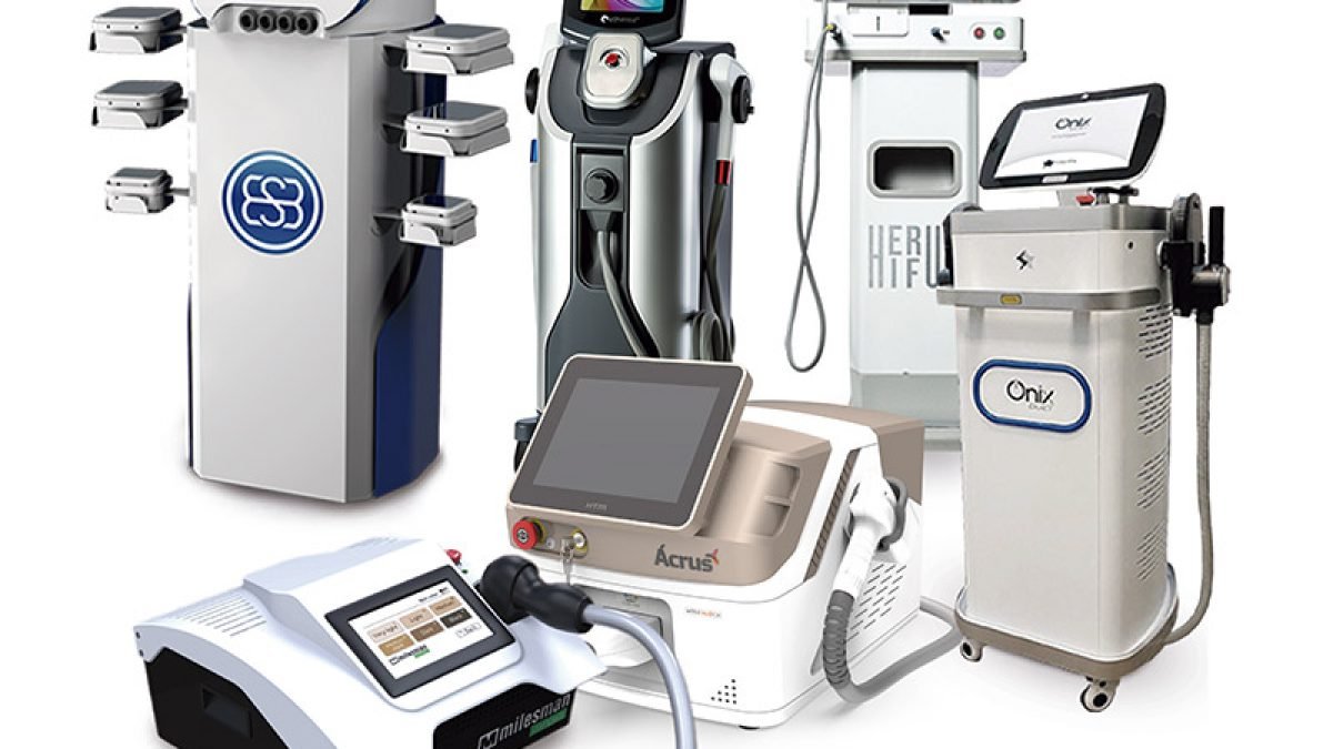 Mulher recebendo tratamento facial